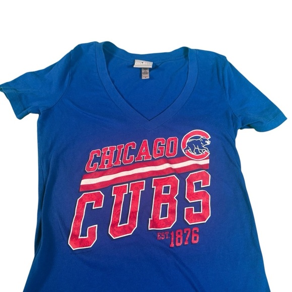 Chicago Cubs MLB Women's Blue V-neck T-shirt Size M MLB Genuine Merchandise - Picture 4 of 9